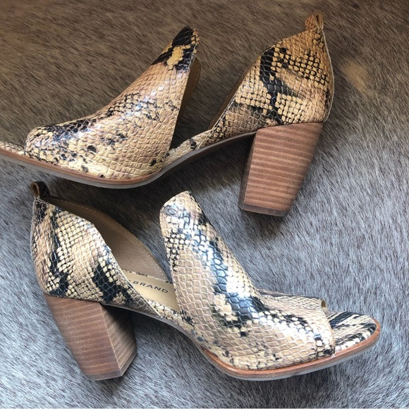 Lucky Brand open toe lizard skin wood chunky heel sandal boot slip on size 8 - Picture 5 of 7